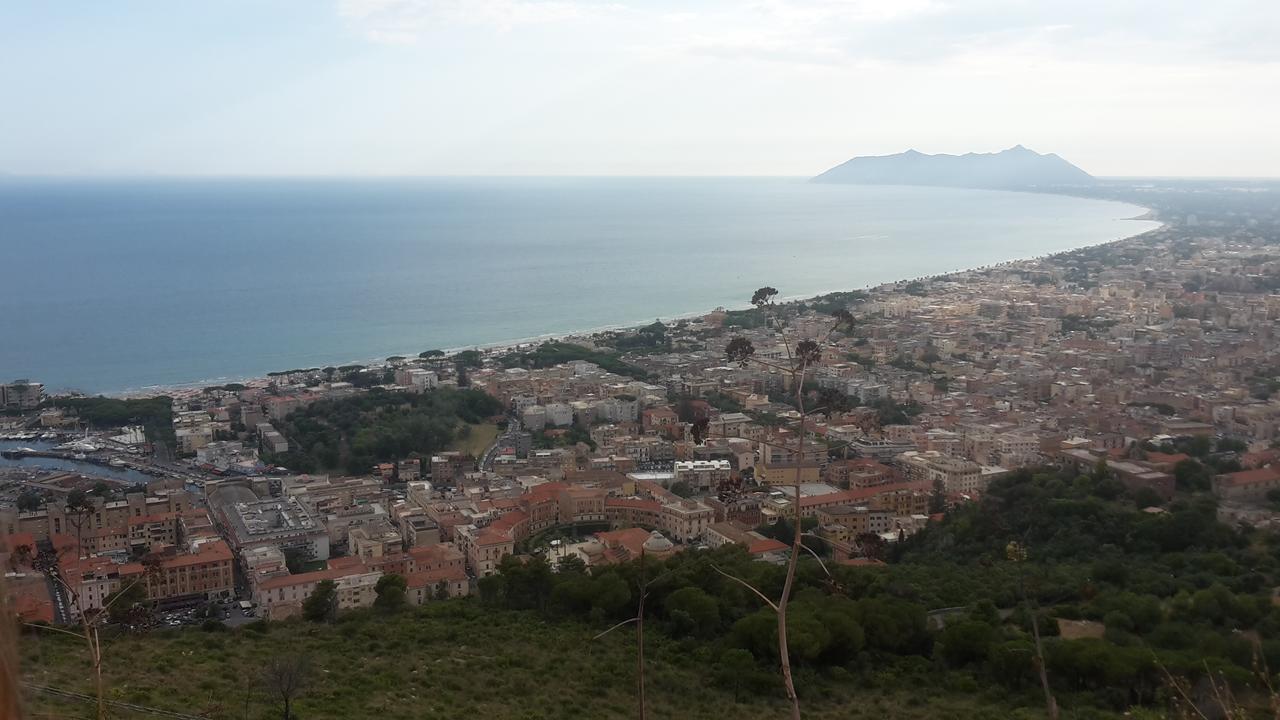 B&B Terracina Holiday Екстериор снимка